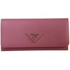 Portefeuille Prada en cuir Saffiano rose avec logo triangle