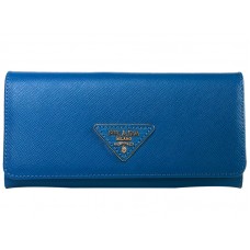 Portefeuille Prada en cuir Saffiano, logo triangle bleu