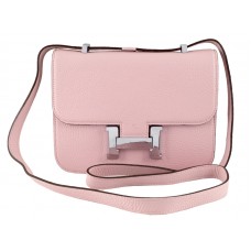 Sac bandoulière Hermès Constance 23 en cuir Togo rose clair