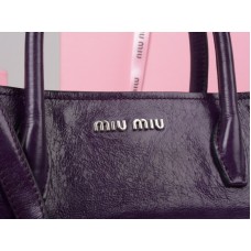 Sac cabas en cuir verni violet Miu Miu