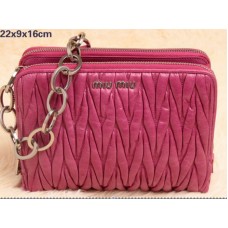 Sac bandoulière mini Miu Miu en cuir matelassé glacé prune