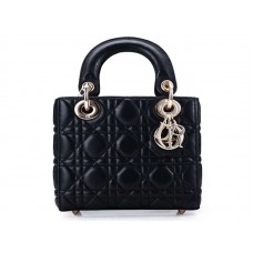 Sac Dior Nano en cuir noir avec détails dorés