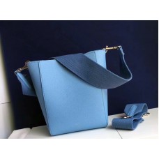 Sac seau Céline Sangle petit modèle en cuir de veau grainé bleu