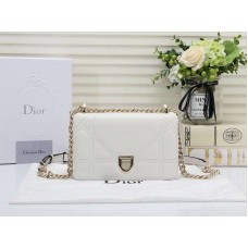 Sac Dior Diorama petit modèle en cuir d'agneau blanc d05264