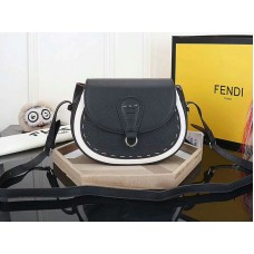 Sac bandoulière Fendi Saddlebag en cuir noir