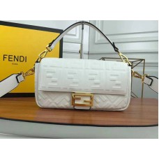 Sac Baguette Fendi en cuir d'agneau blanc