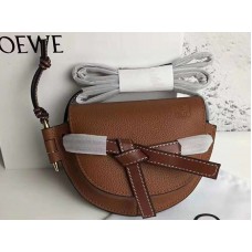 Sac Loewe Gate Mini en cuir de veau grainé souple marron