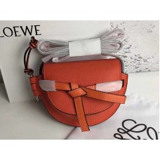 Sac Loewe Gate Mini en cuir de veau grainé souple orange