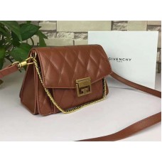 Sac à rabat matelassé en cuir de veau Givenchy GV3 couleur camel