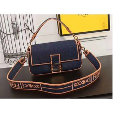 Sac Baguette Fendi grand format en denim bleu et orange