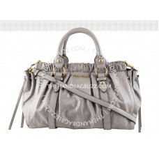 Sac cabas Miu Miu en cuir de vachette gris