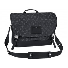 Sac messager Louis Vuitton Monogram Eclipse Canvas MM Voyager