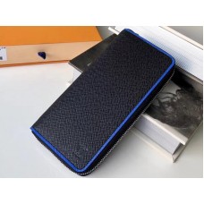 Portefeuille vertical Zippy en cuir Taïga Louis Vuitton m30569