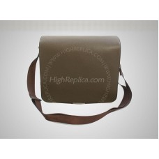 Louis Vuitton Taiga Cuir Viktor Grizzli